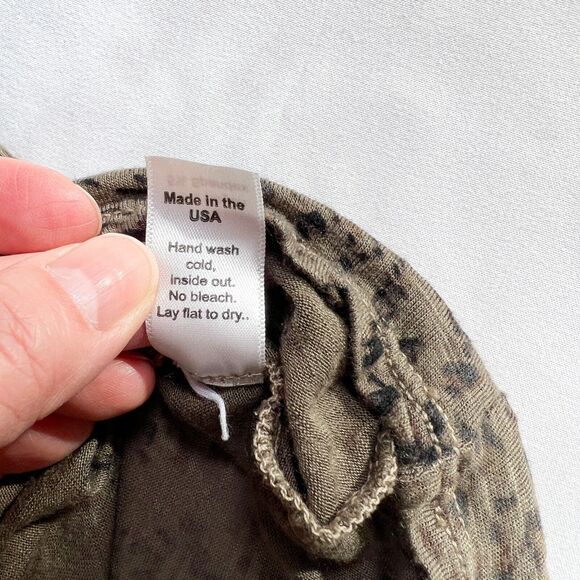 Michael Stars Top Tshirt OS Leopard Animal Green‎ Boho Oversized Mob Wife Casual - Picture 10 of 10